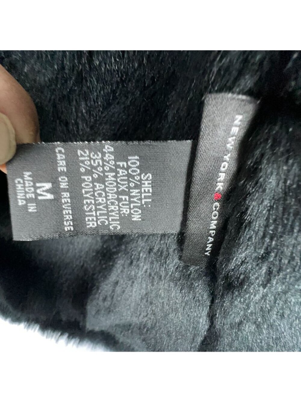 New York & Company Reversible Quilted Faux Fur Puffer Vest Size Medium Black - Picture 5 of 9